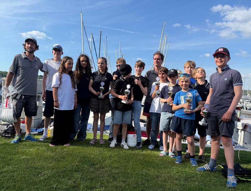 Mal wieder mit wenig Wind: Opti Pfingstfestival 2026