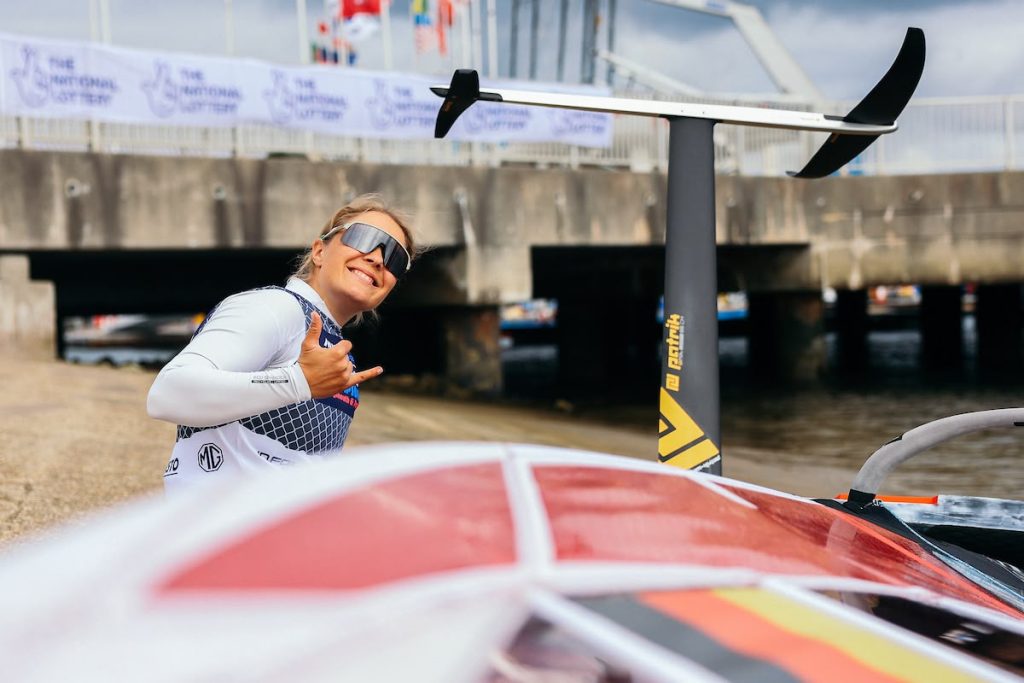 iQFoil Worlds 2026: Zu den Seniorinnen aufsteigen